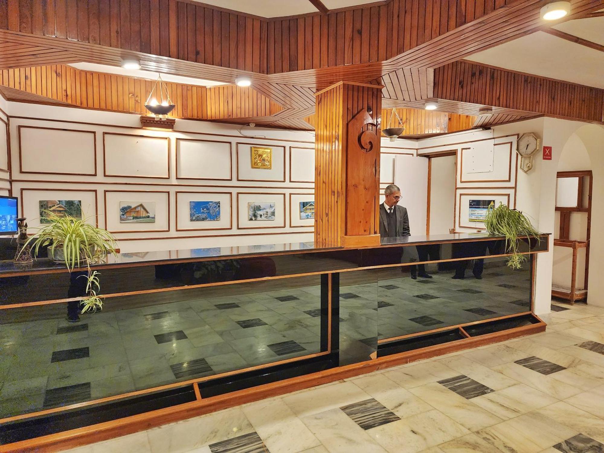 Hotel Pineview Shimla Dış mekan fotoğraf
