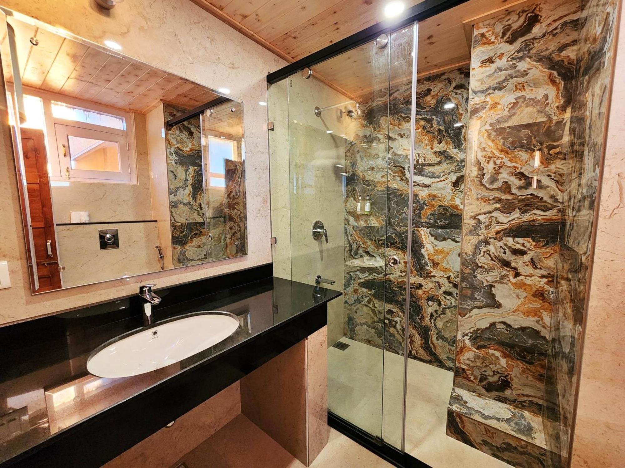 Hotel Pineview Shimla Dış mekan fotoğraf