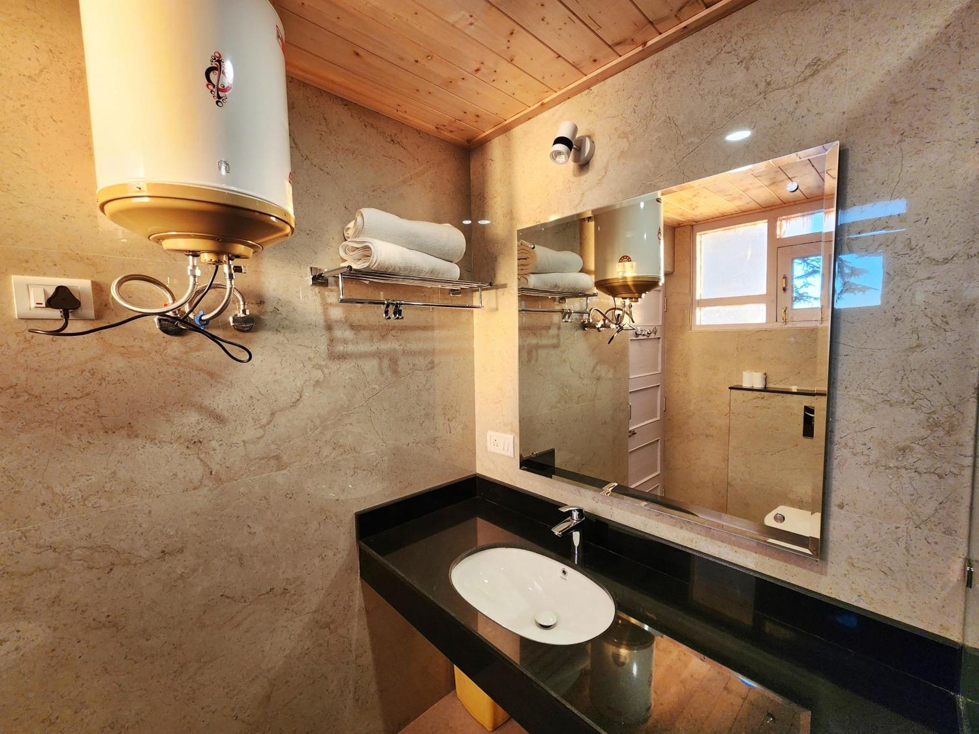Hotel Pineview Shimla Dış mekan fotoğraf