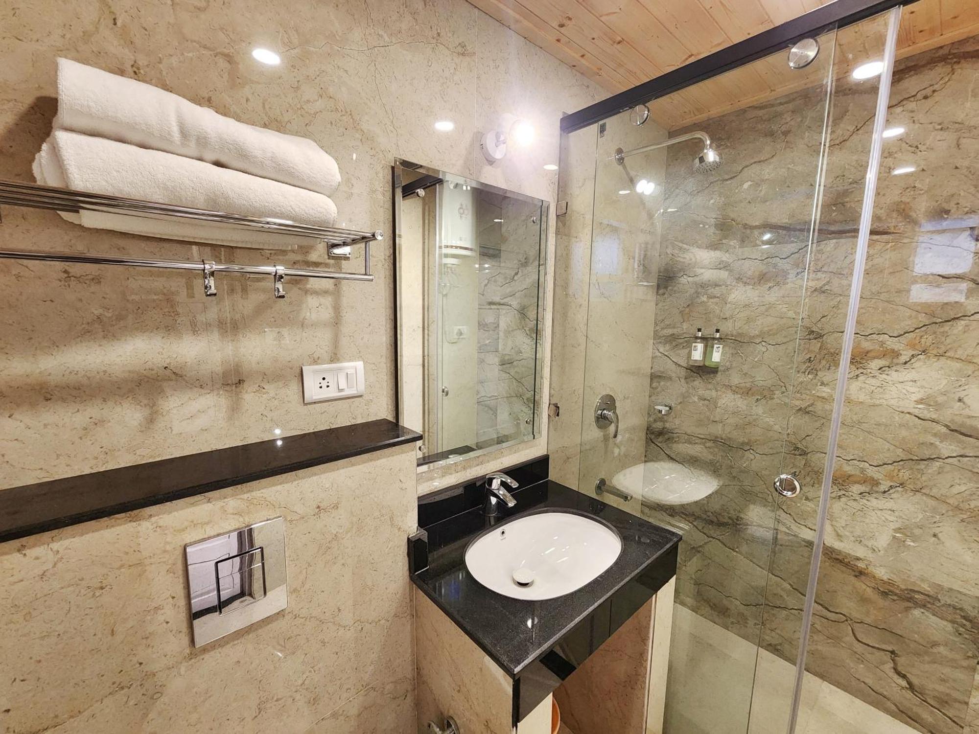 Hotel Pineview Shimla Dış mekan fotoğraf