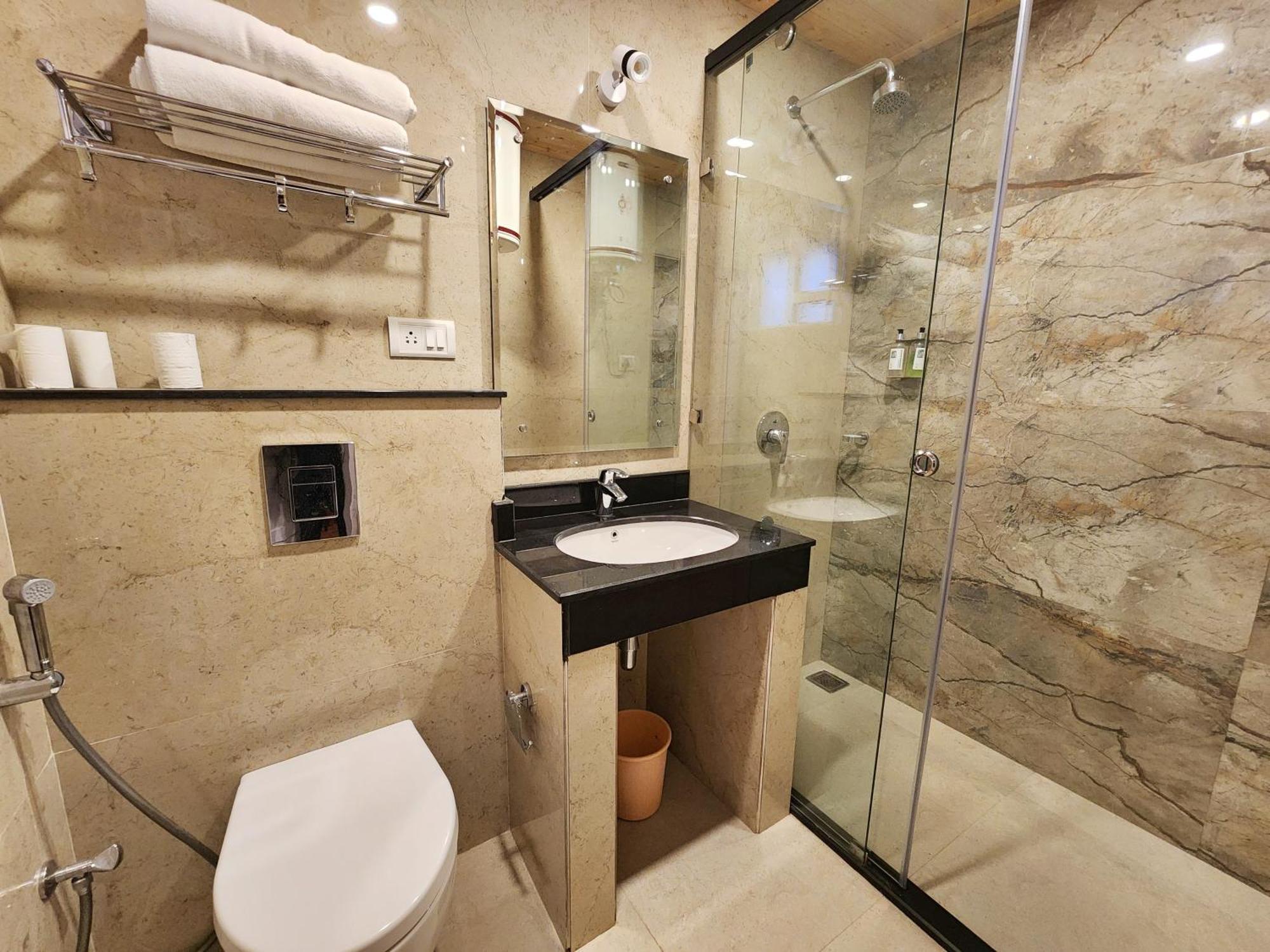 Hotel Pineview Shimla Dış mekan fotoğraf