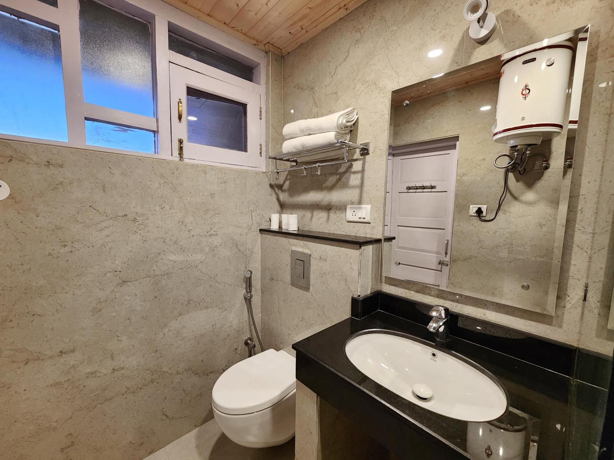 Hotel Pineview Shimla Dış mekan fotoğraf