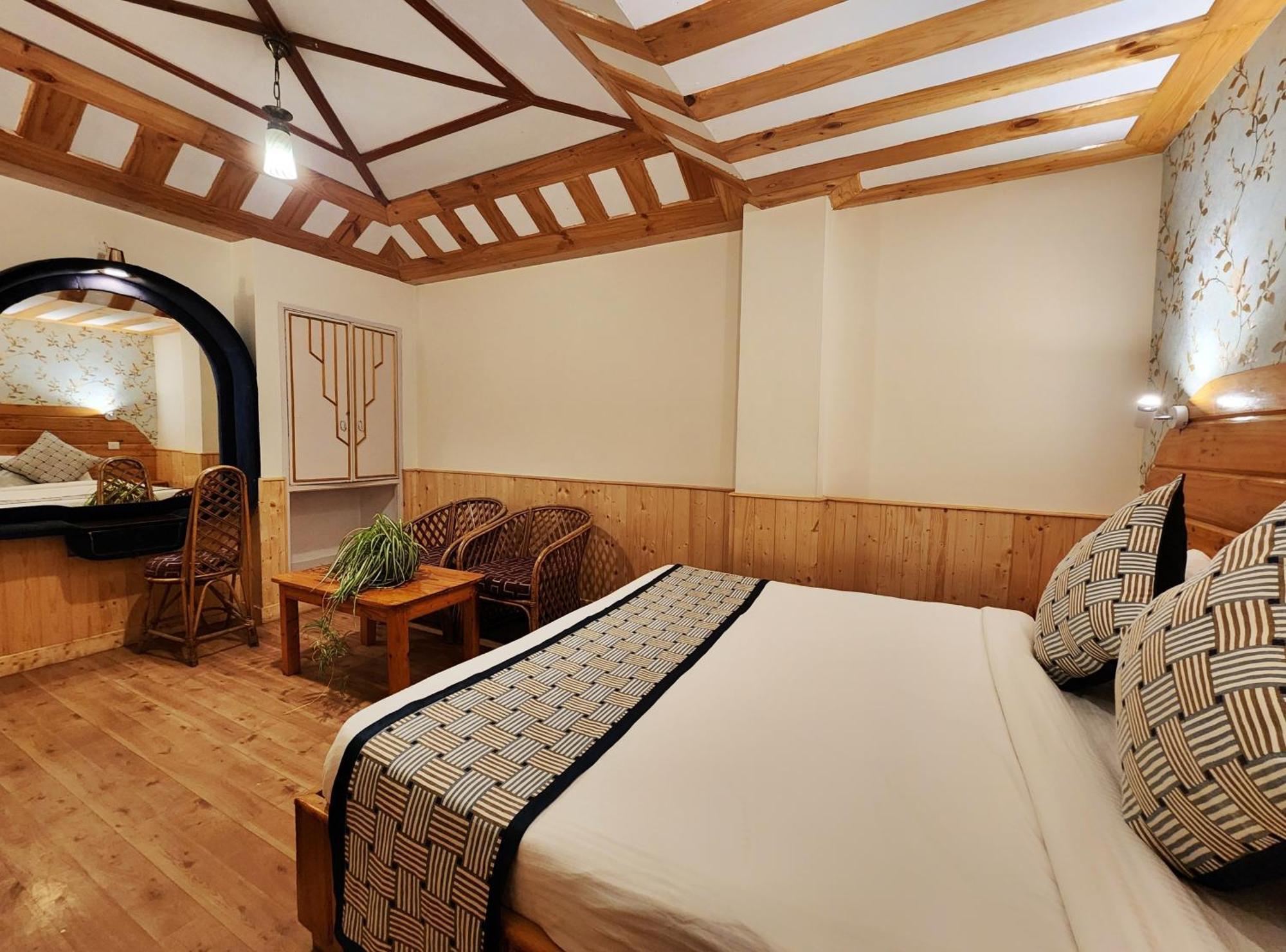 Hotel Pineview Shimla Dış mekan fotoğraf